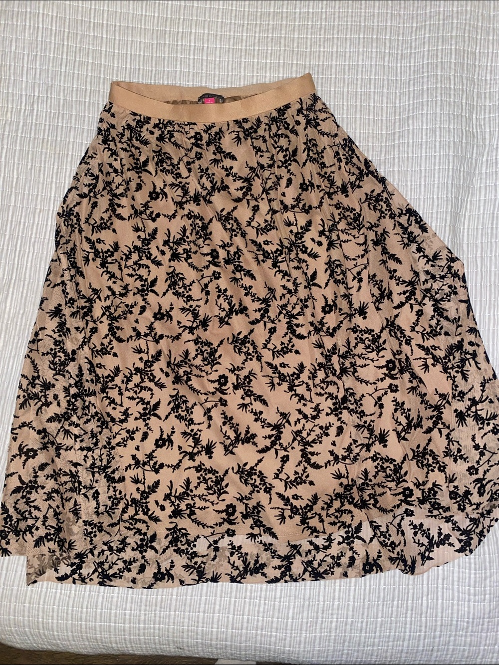 Vince camuto Women’s Black Floral Print Beige Skirt